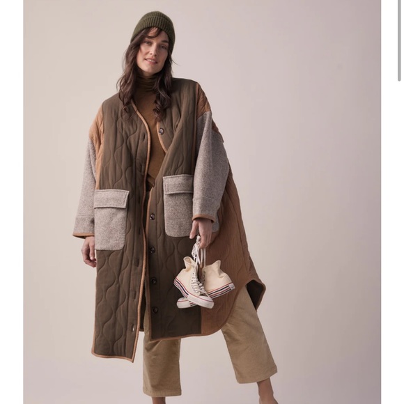 NWT- The Amente quilted coat size m/l - Picture 2 of 12